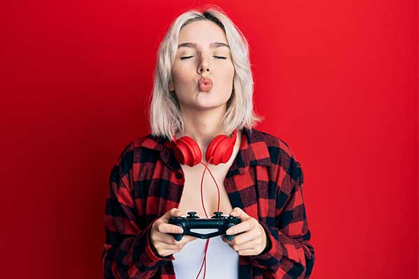 gamer girl kissing face